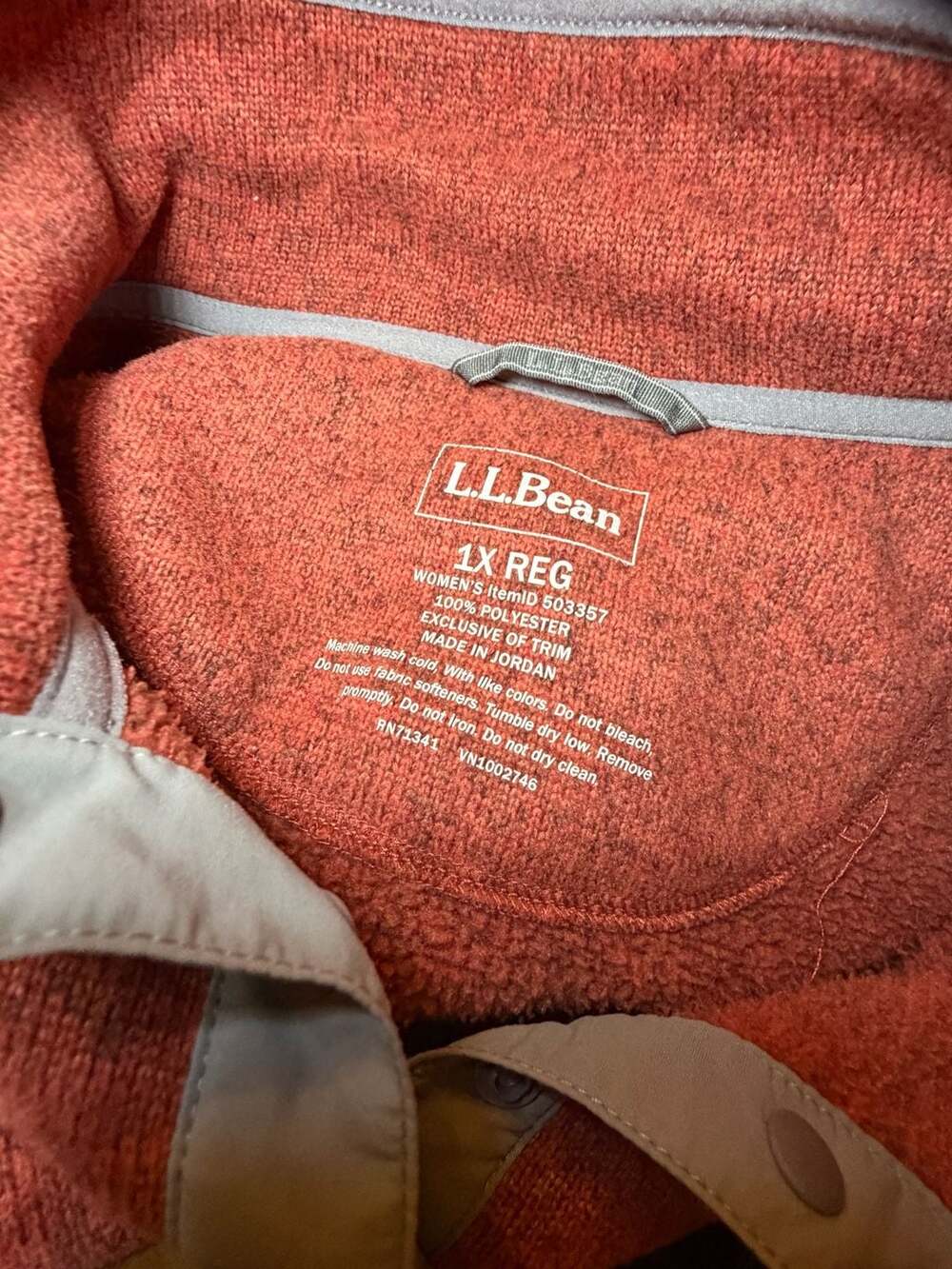 LL Bean Red Fleece - Picture 4 of 4